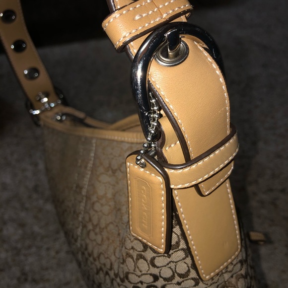 Authentic Coach tan signature C crossbody bag - Picture 9 of 9